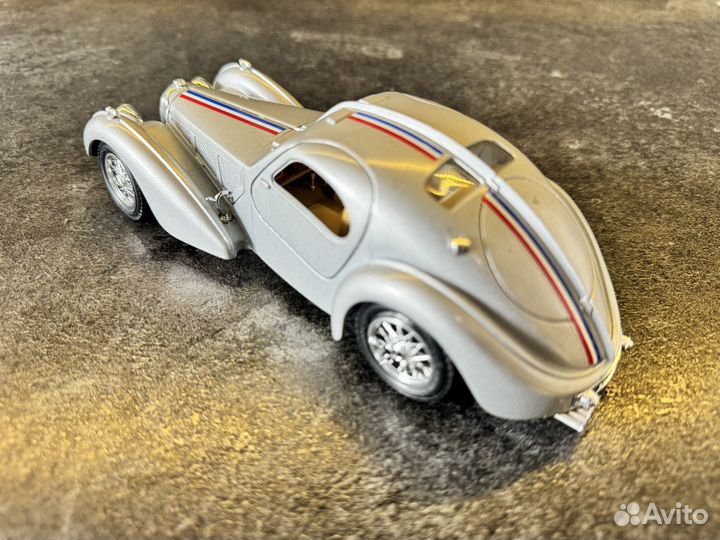 Bugatti atlantic 1936 в масштабе 1:22