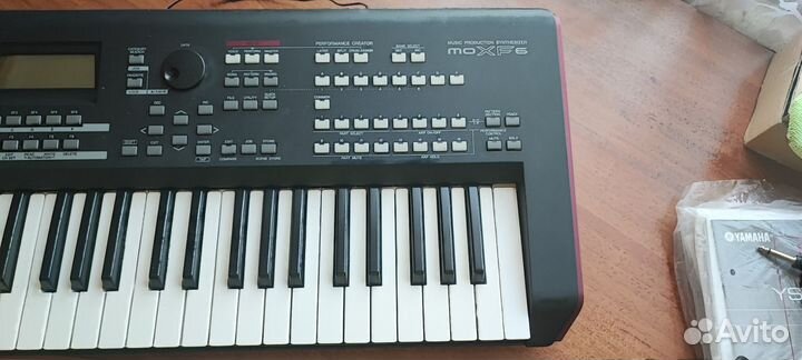 Рабочая станция-синтезатор Yamaha moxf6