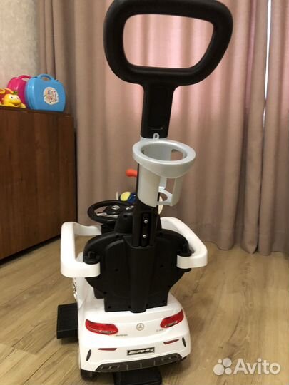 Машинка каталка с ручкой mercedes