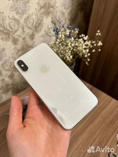 iPhone X, 64 ГБ