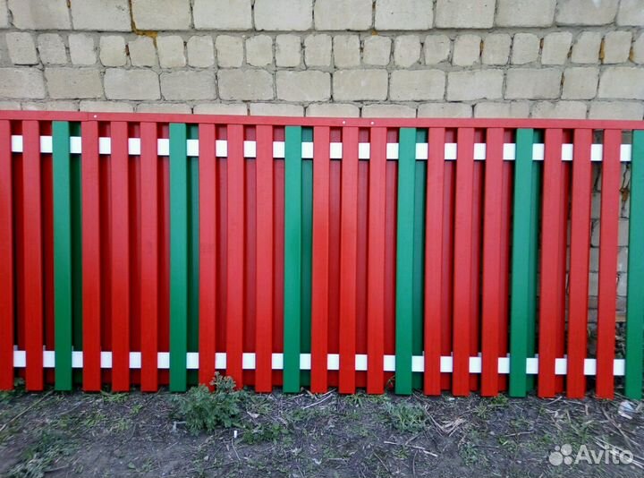 Забор из евроштакетника