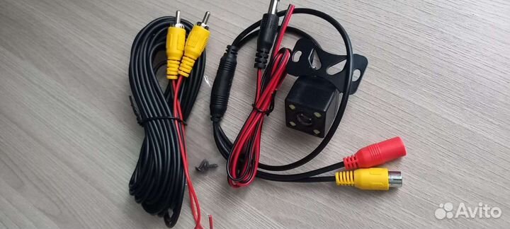 Автокамера заднего вида