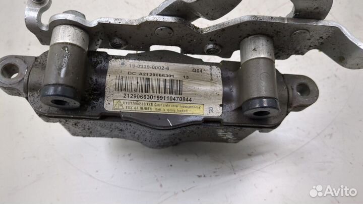 Петля капота Mercedes E W212, 2011