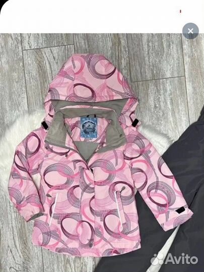 Куртка осенняя 116для девочки