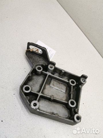 Кронштейн компрессора кондиционера Mazda Familia