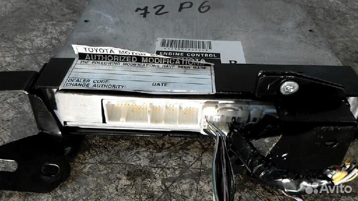 Блок управления двигателем Toyota Avensis