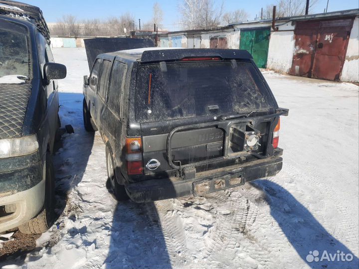 Nissan Pathfinder 1 разбор