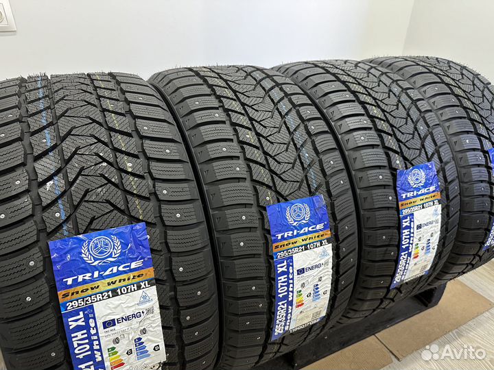 Tri Ace Snow White II Stud 295/35 R21 107H
