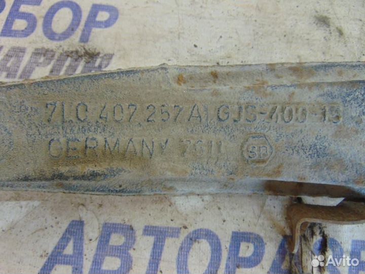 Кулак поворотный передний левый для Porsche Cayenn