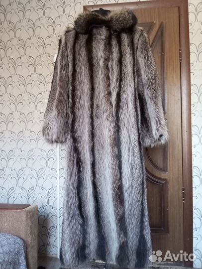 Шуба из меха енота