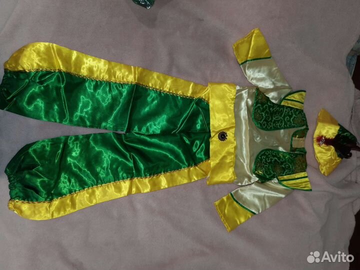 Костюм праздничный