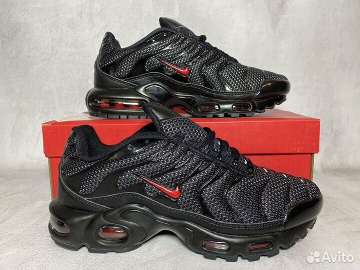 Кроссовки Nike Air Max Tn Plus