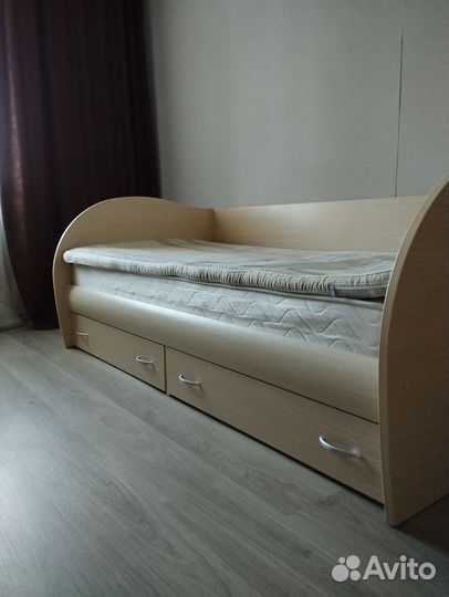 Кровать для подростка односпальная