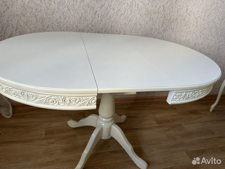 Кухонный стол и стулья комплект