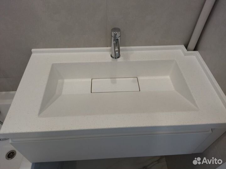 Тумба с столешницей из искусственного камня