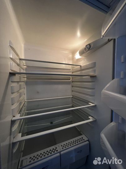 Встраиваемый холодильник zanussi