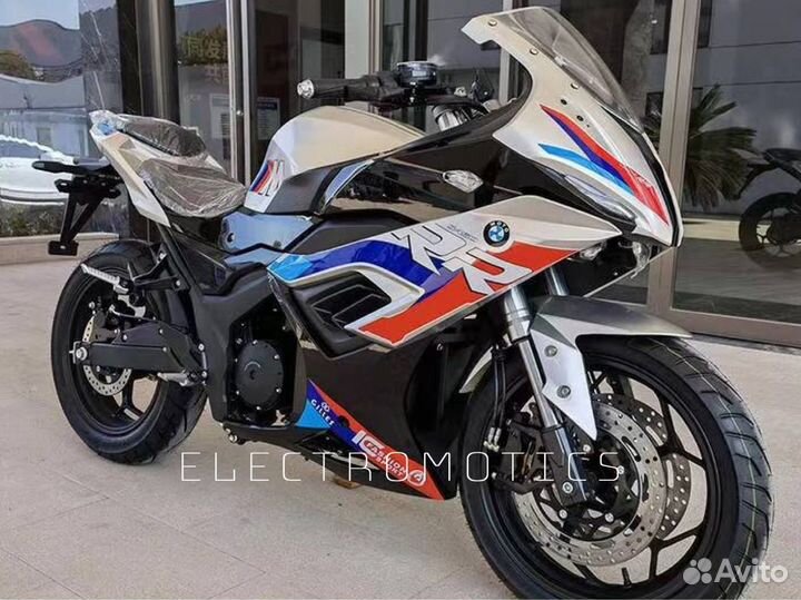 Электромотоцикл BMW RR