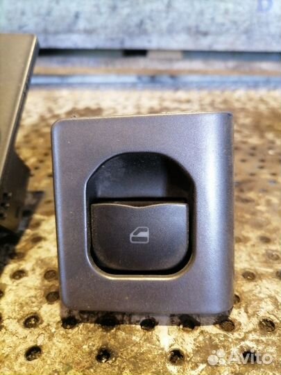 Кнопка стеклоподьемника Chery Kimo 1.3