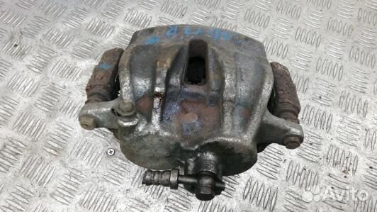 Суппорт тормозной передний правый land rover disco