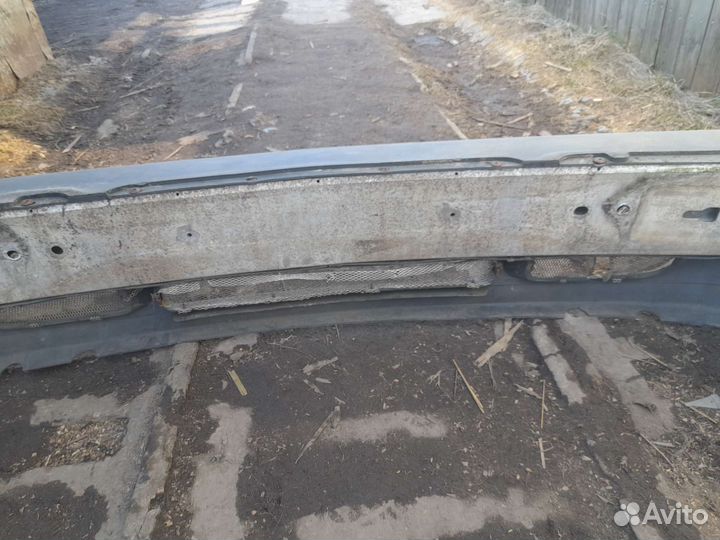 Бампер передний вольво 850