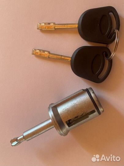 Личинка замка капота ford focus 1