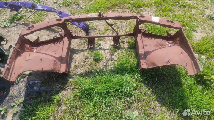 Телевизор передняя часть Mercedes w201 E190