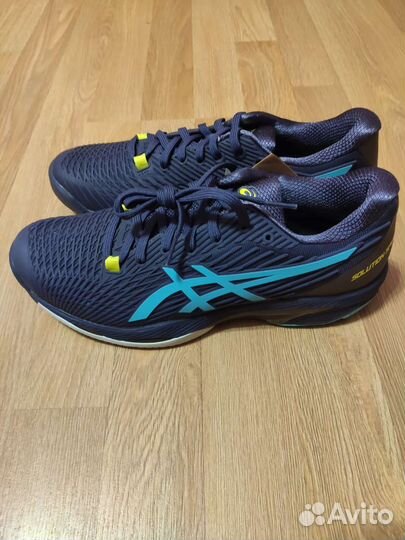 Теннисные кроссовки