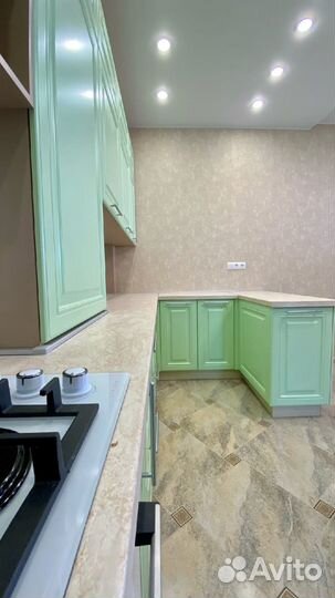 Угловая кухня на заказ. Фабрика в Челябинске