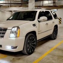 Cadillac Escalade 6.2 AT, 2013, 172 000 км, с пробегом, цена 2 999 000 руб.