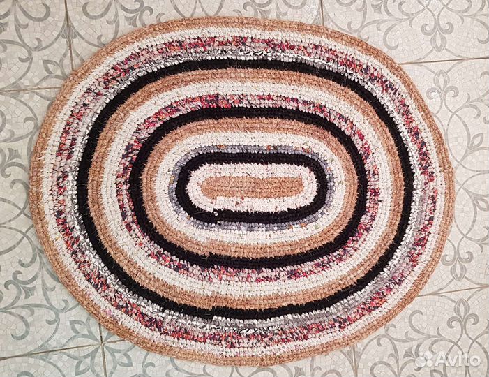 Коврик ручной работы