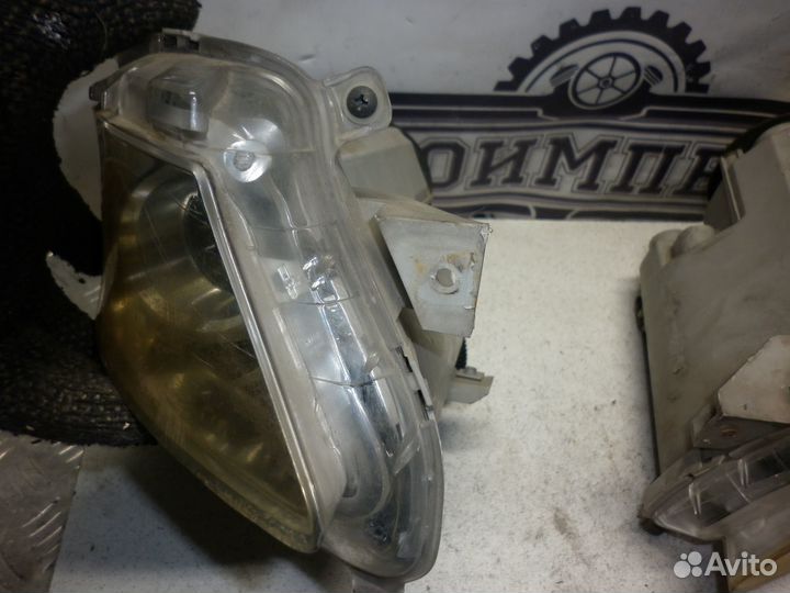 Фара противотуманная Lexus LS460 LS600 2006-2009