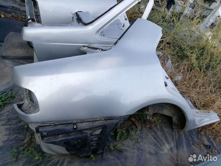 Крыло заднее правое Мицубиши Каризма