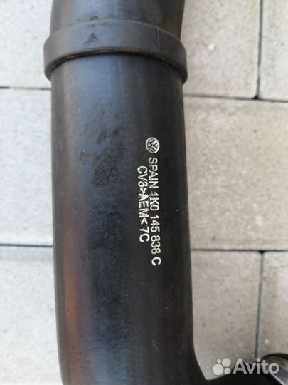 Патрубок интеркулера Пассат Б6 Гольф 1K0145838C