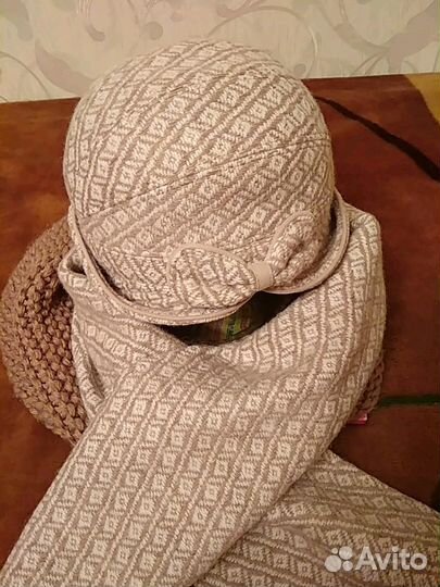 Шапка с шарфом