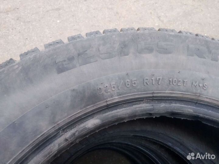 Pirelli Formula Ice 225/65 R17 102T