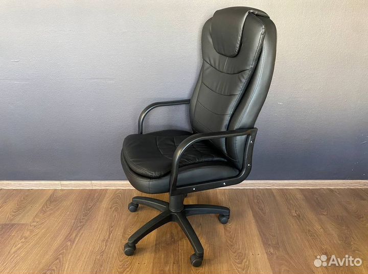 Компьютерное кресло. Гарантия 1 год