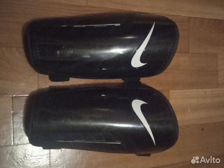 Футбольные бутсы adidas 41 размер