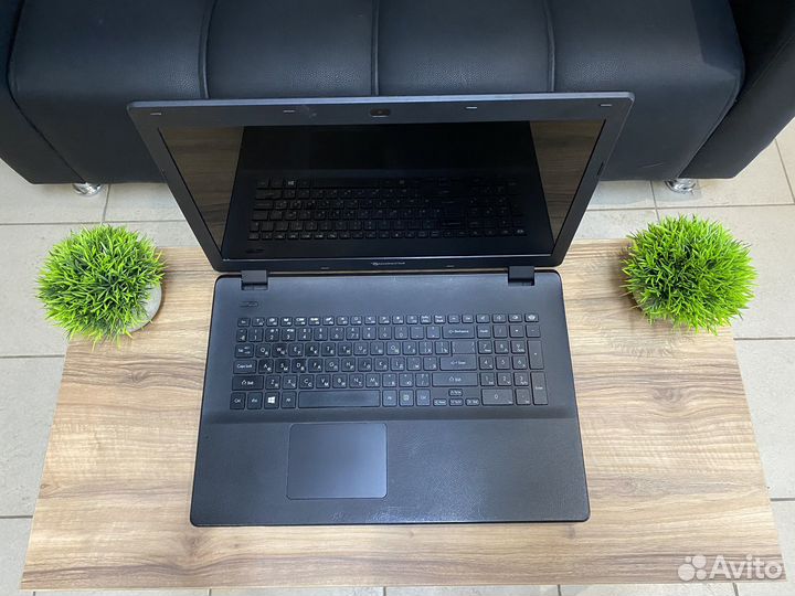 Огромный 17.3 4х ядерный 4gb 256gb SSD GT820M 2gb