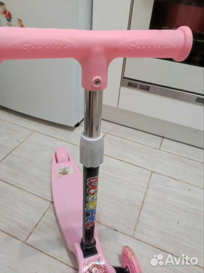 Трехколесный самокат розовый scooter