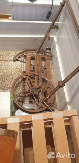 Швейная машина LADA 233