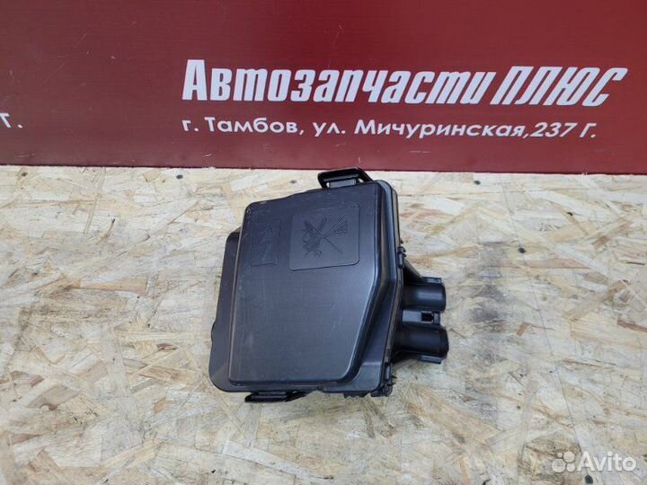 Корпус блока предохранителей Renault Logan