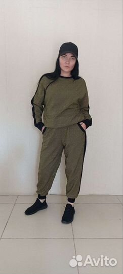 Спортивный костюм женский