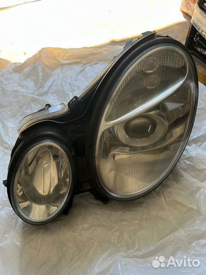Фара передняя Mercedes W211 правая левая