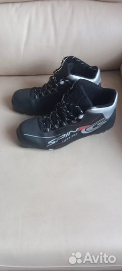 Лыжные ботинки, размер 43