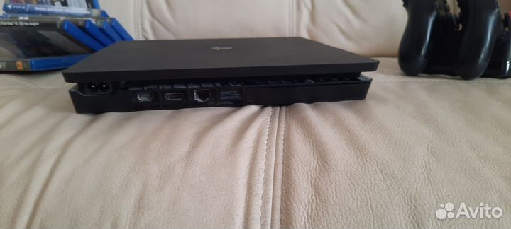Sony PS4 slim