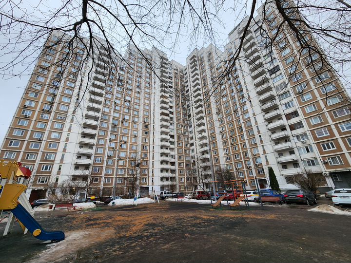 2-к. квартира, 58 м², 5/18 эт.