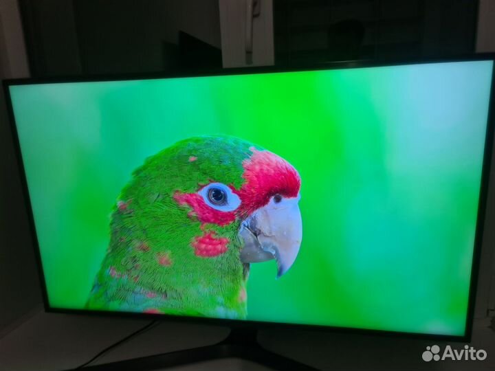 Топовый телевизор Sansung UE43RU7400U