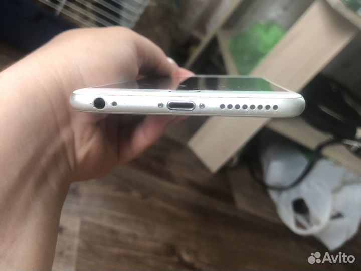 Телефон iPhone