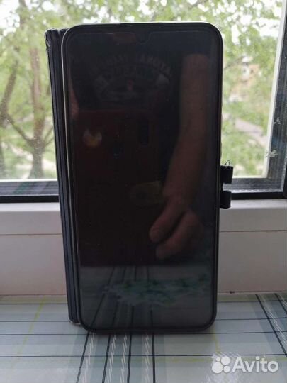 Телефон Honor 20 lite