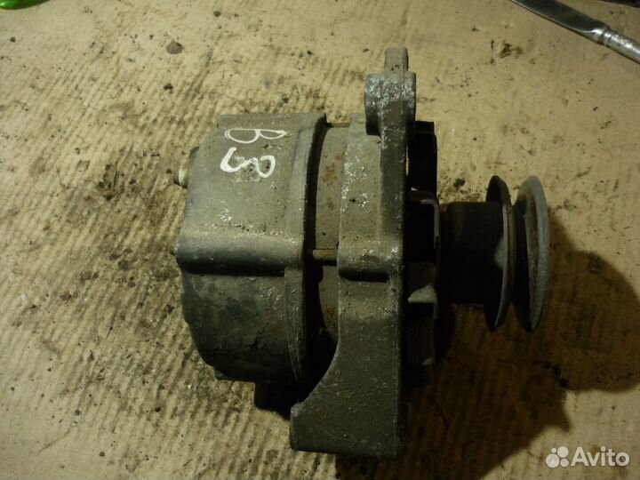 Генератор Пассат Б3 1.8